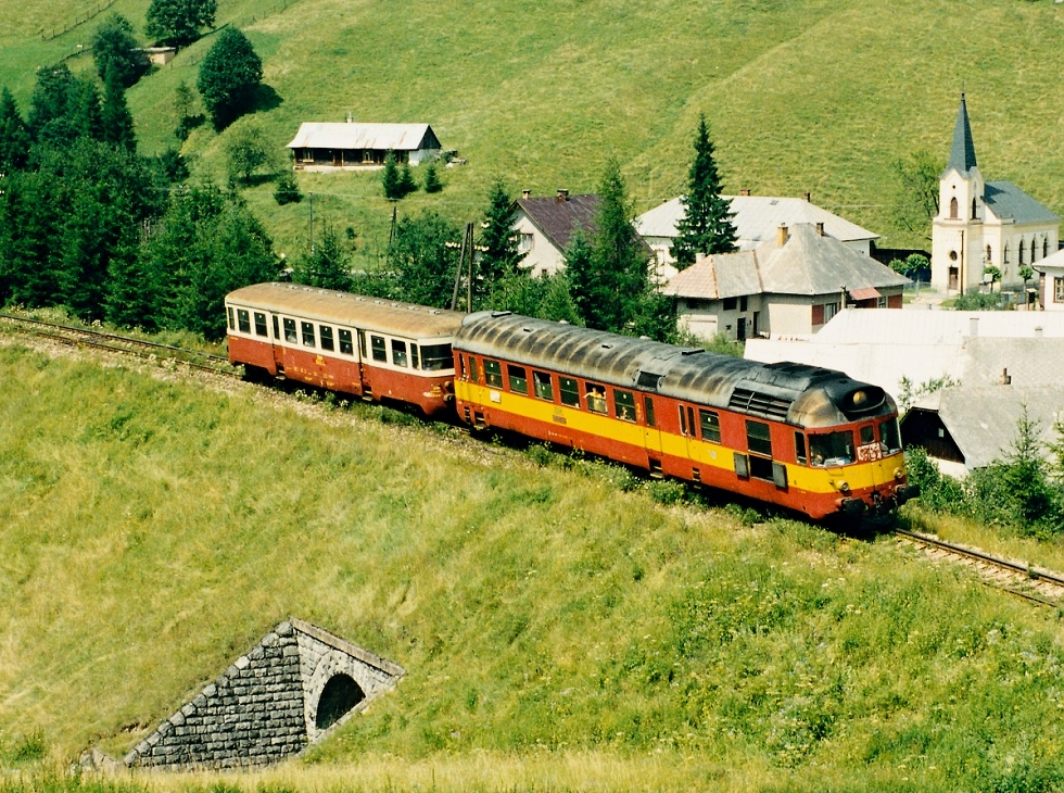 851 025-7