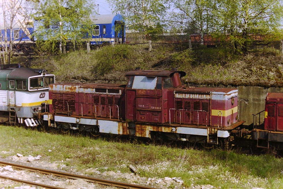 726 069-8