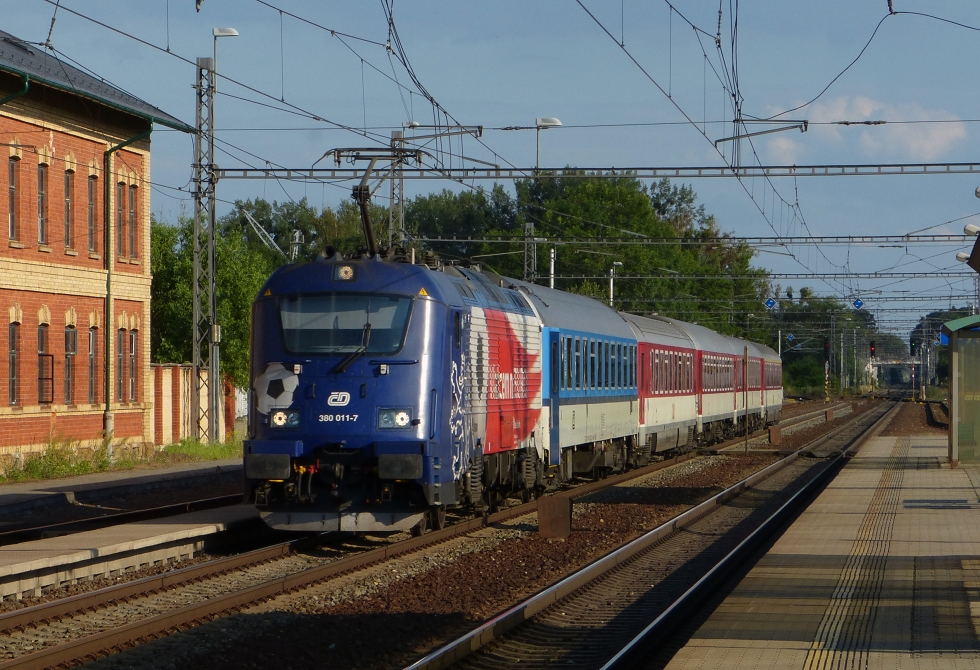 380 011-7