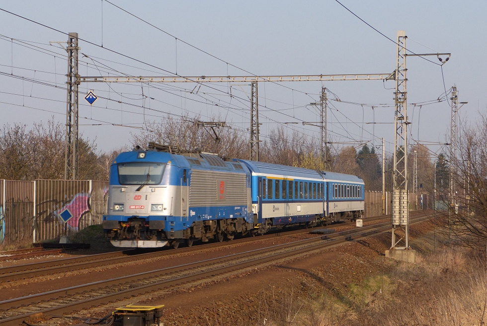 380 017-4