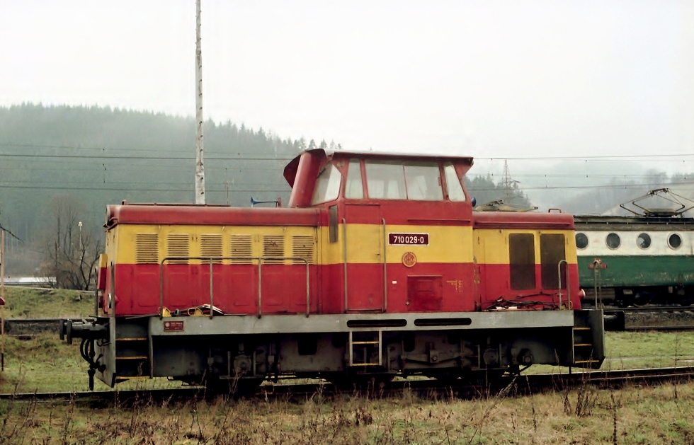 710 029-0