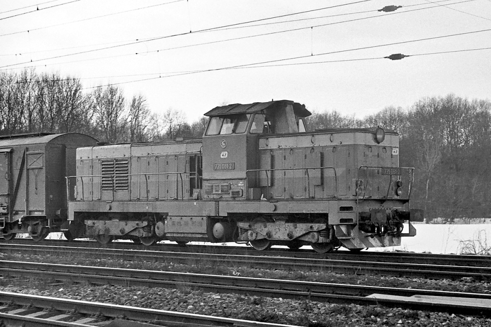 735 081-2