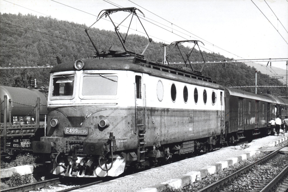 140 035-7