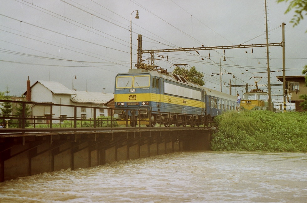 363 021-7