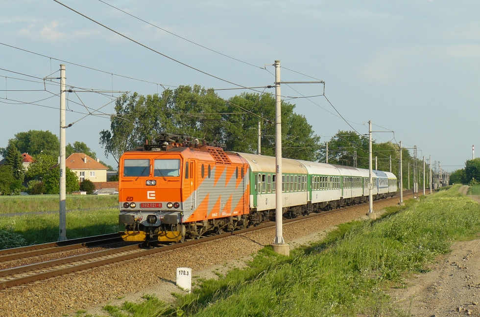 362 021-8
