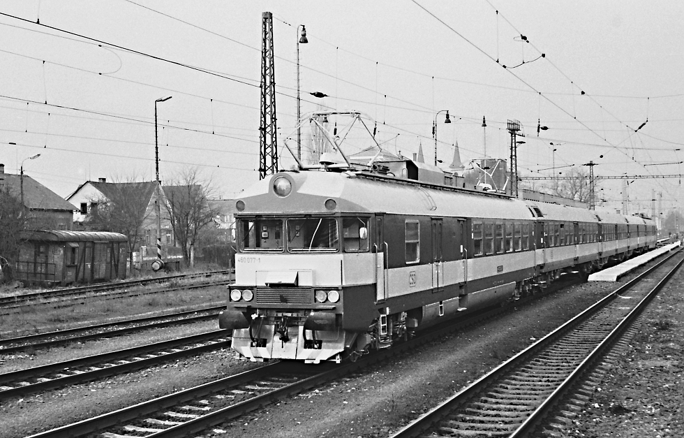 460 077-1