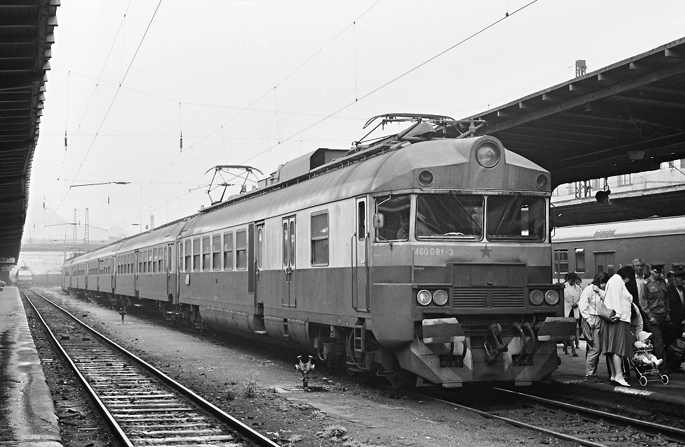 460 081-3