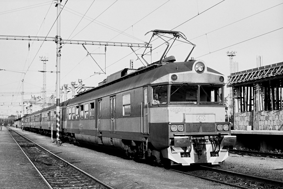 460 084-7