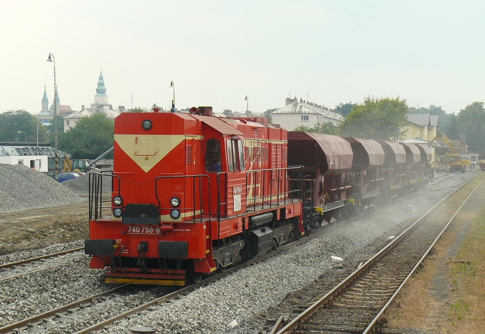 740 758-8