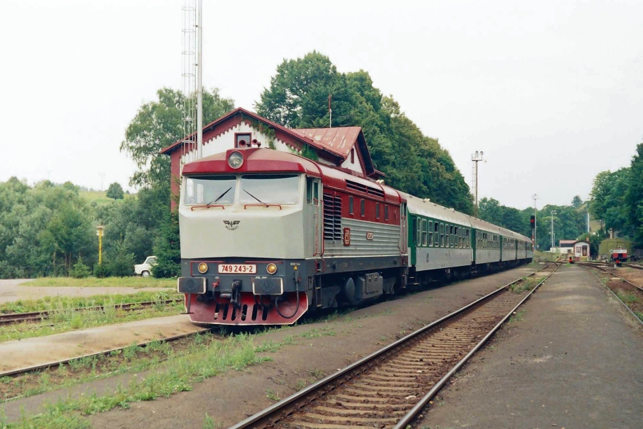 749 243-2