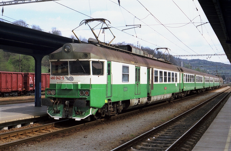 460 042-5