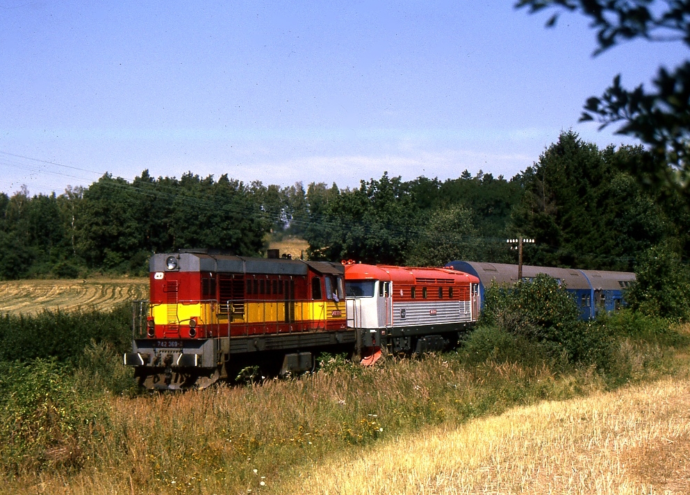 742 369-2
