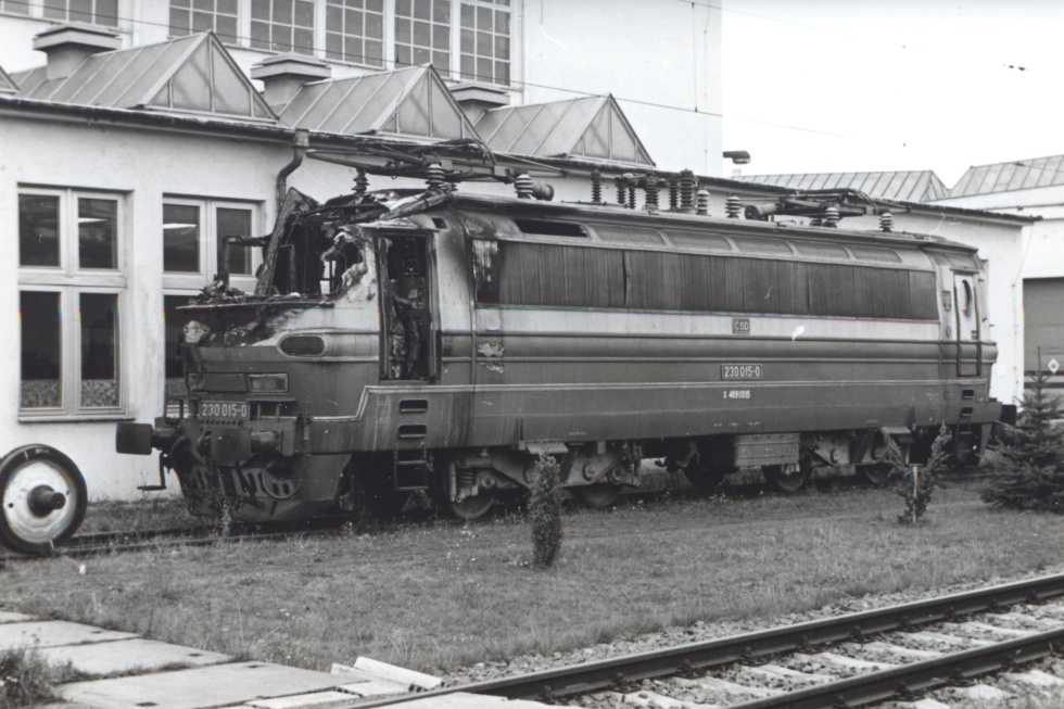 230 015-0