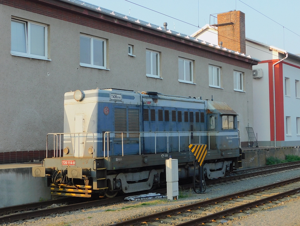 720 114-8