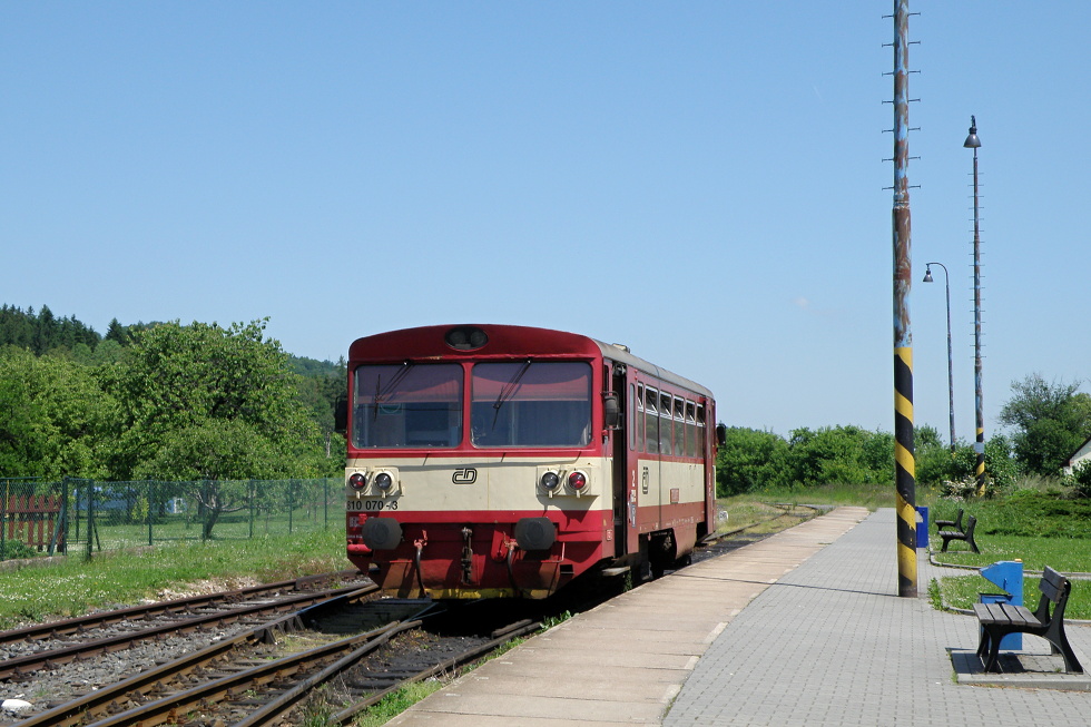 810 070-3