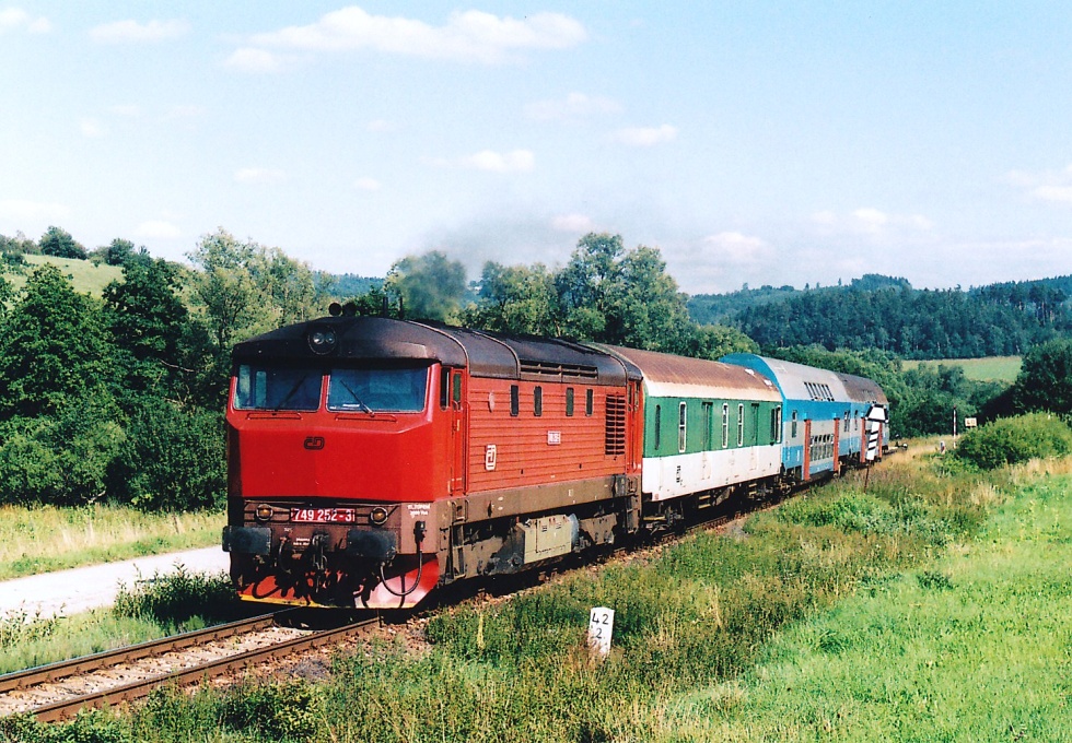 749 252-3