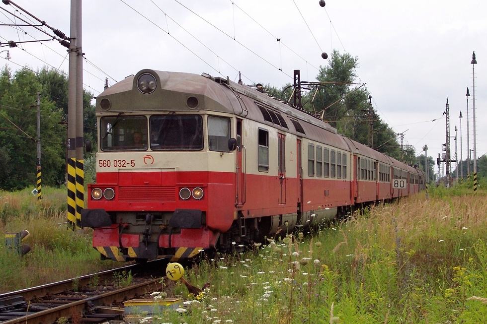 560 032-5