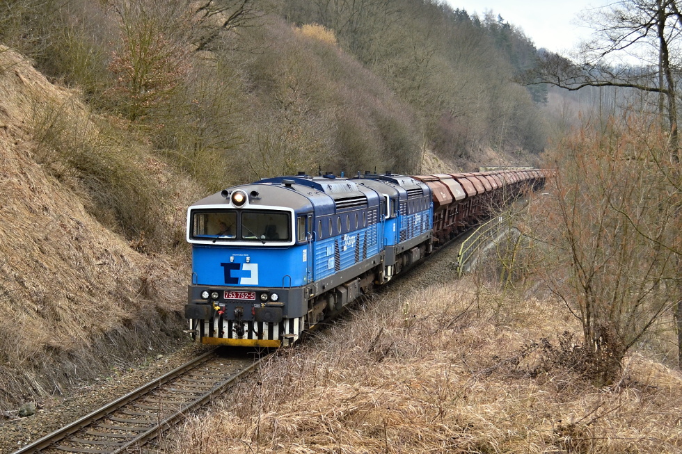 753 752-5