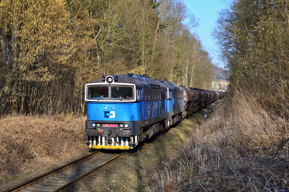 753 773-1
