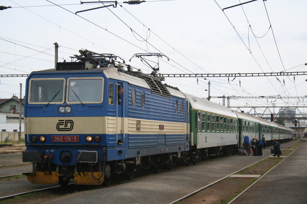 362 174-5