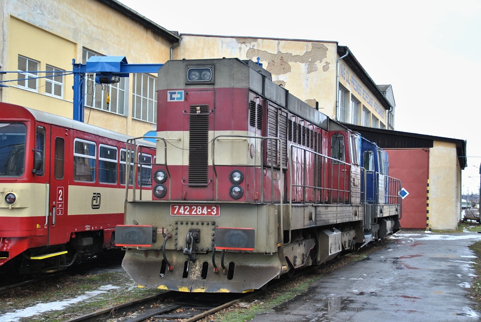 742 284-3