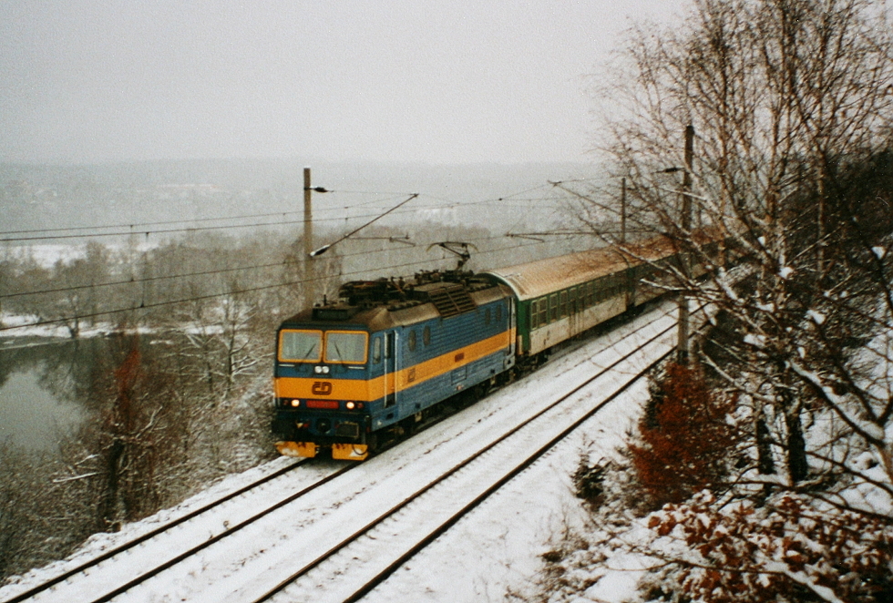 363 061-3