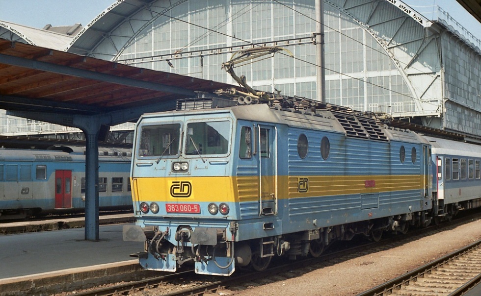 363 060-5