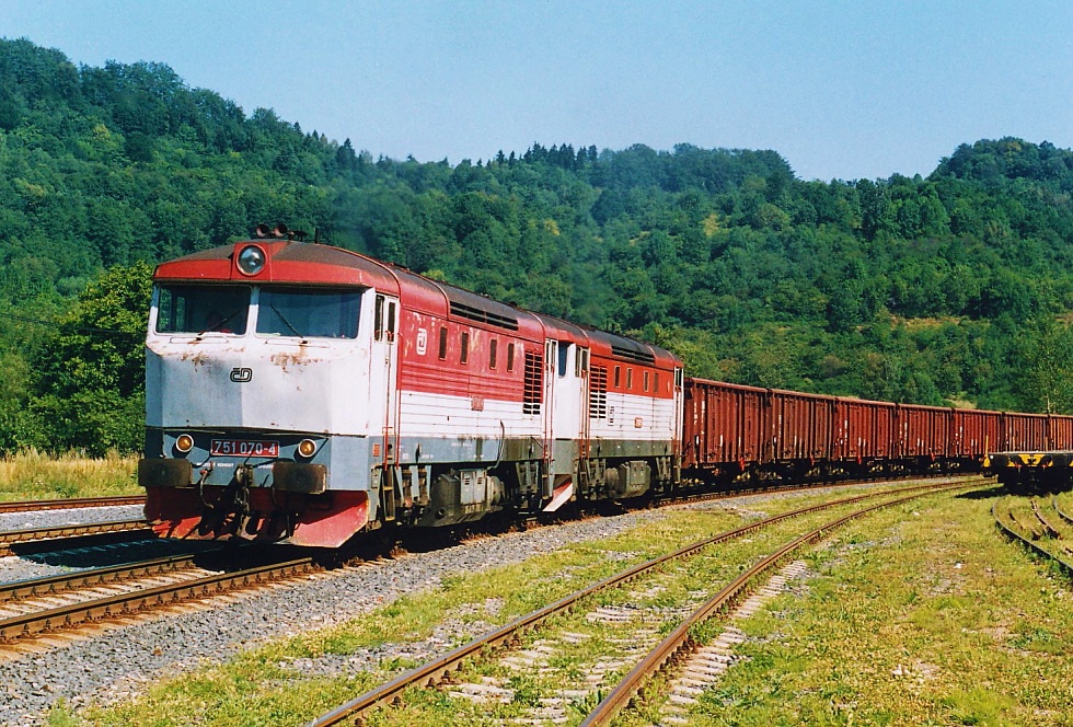 751 070-4