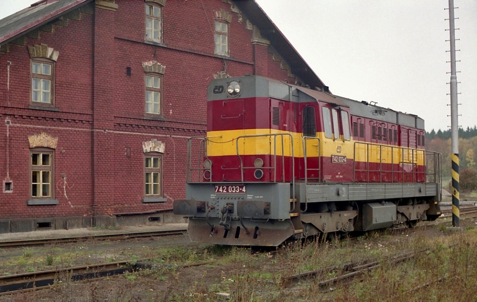 742 033-4