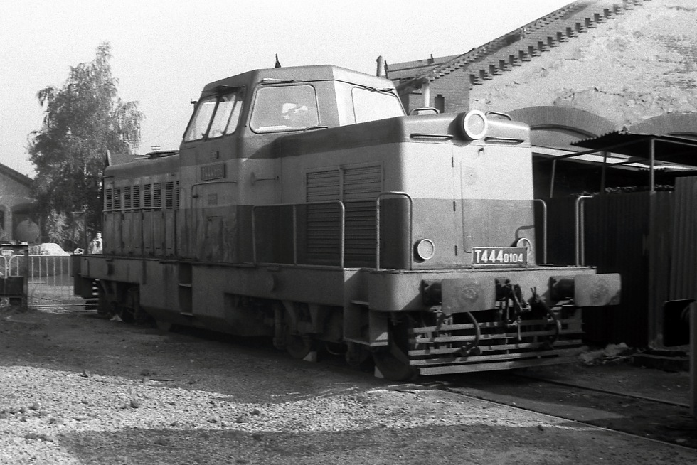 725 104-4