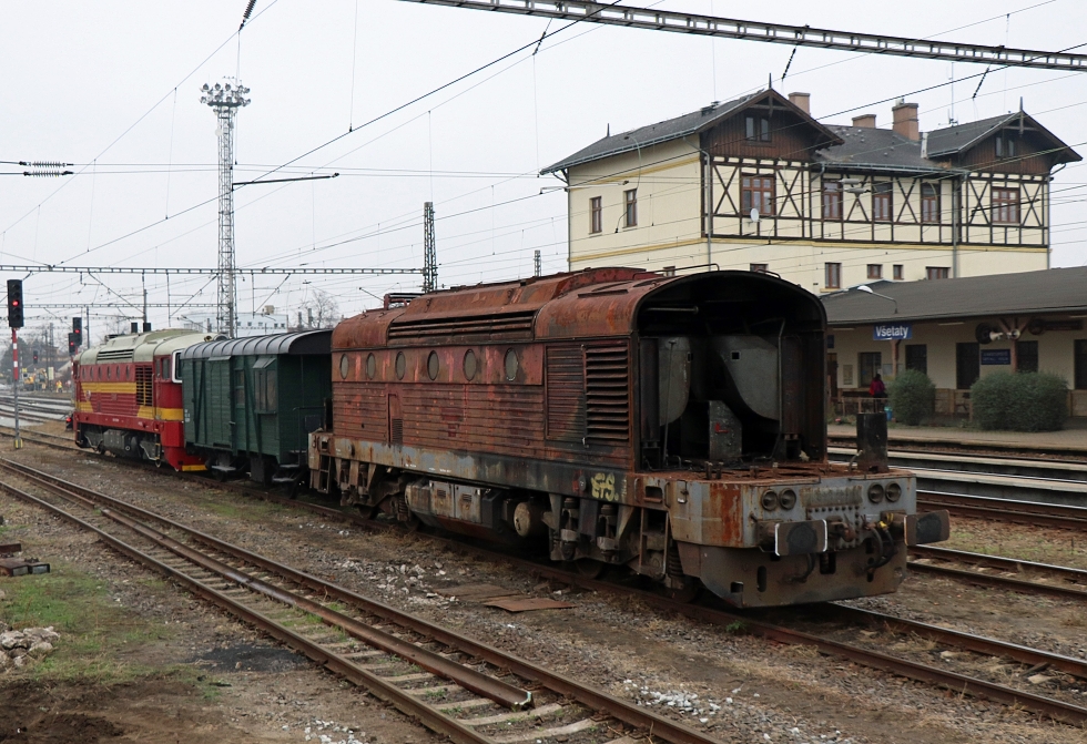 753 187-4