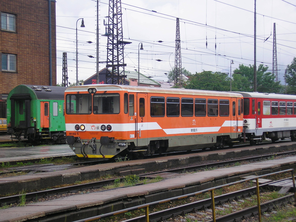 811 002-5