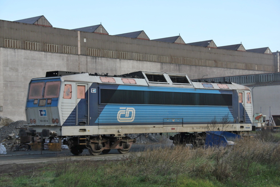 163 257-9