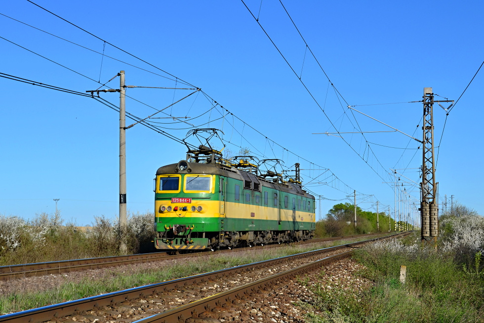 125 844-1