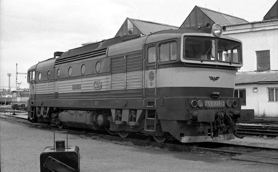 753 277-3