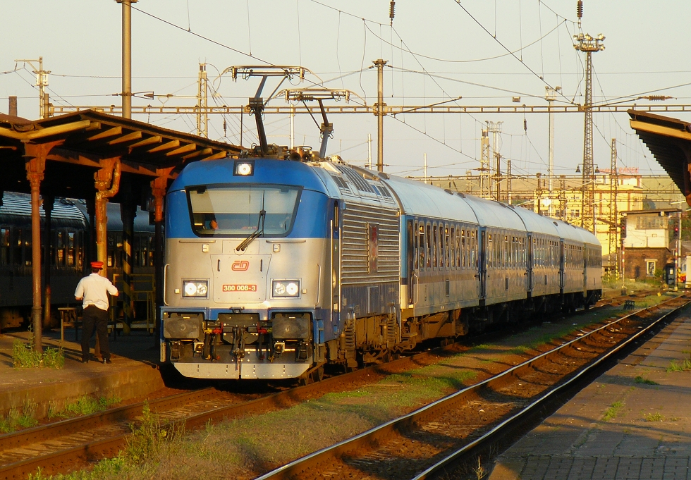 380 008-3