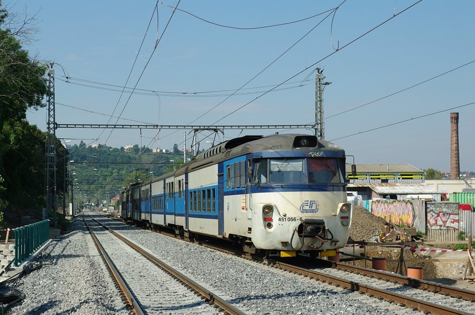 451 056-6