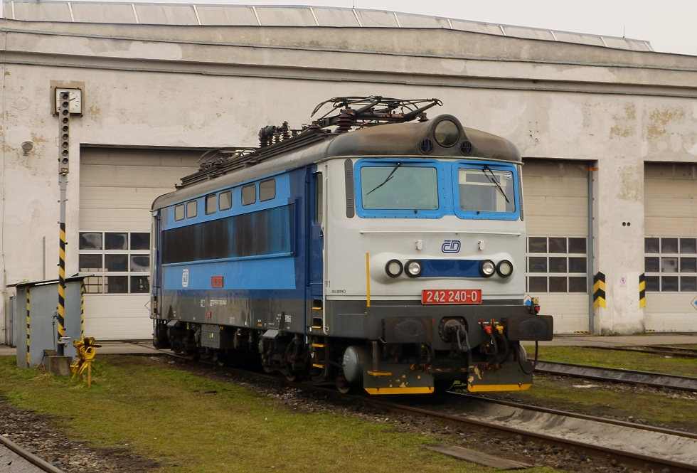 242 240-0
