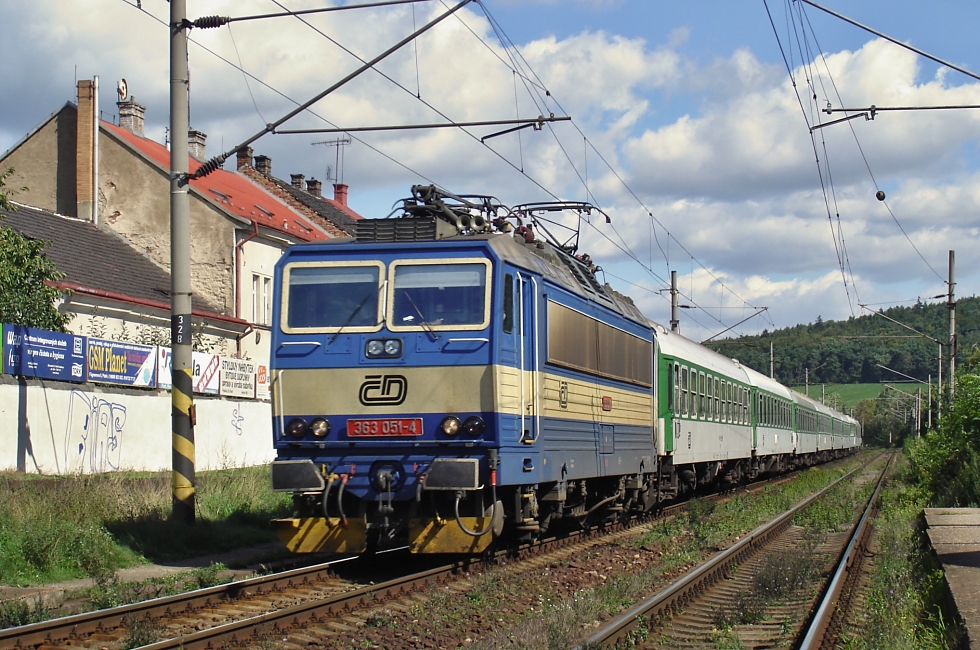 363 051-4