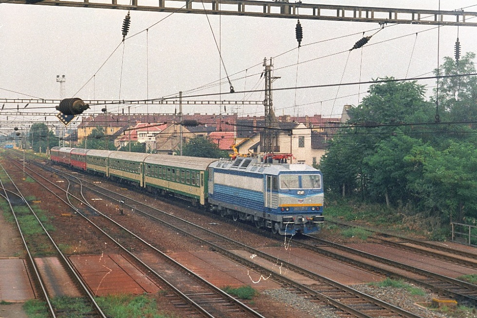 363 037-3