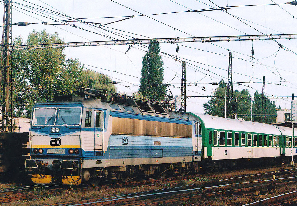 363 037-3