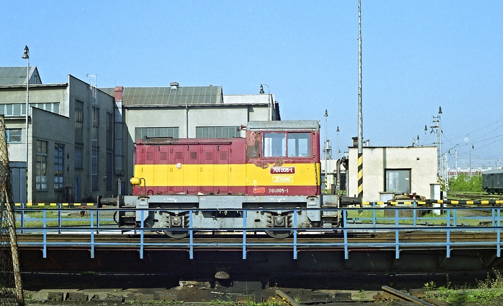 701 005-1