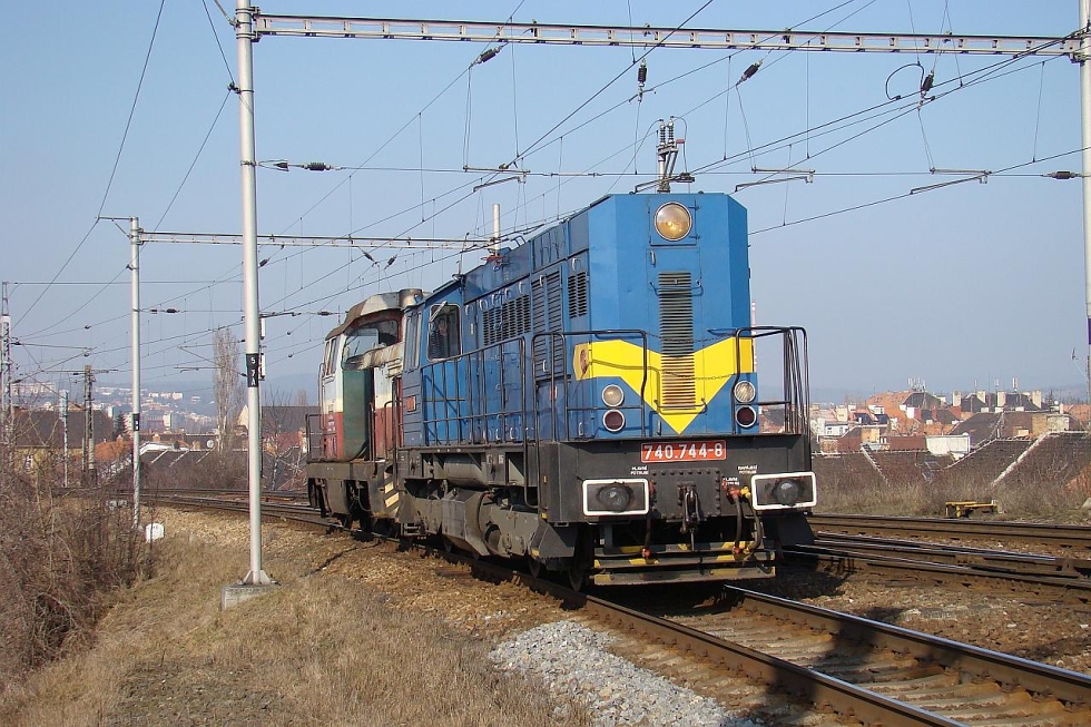 740 744-8