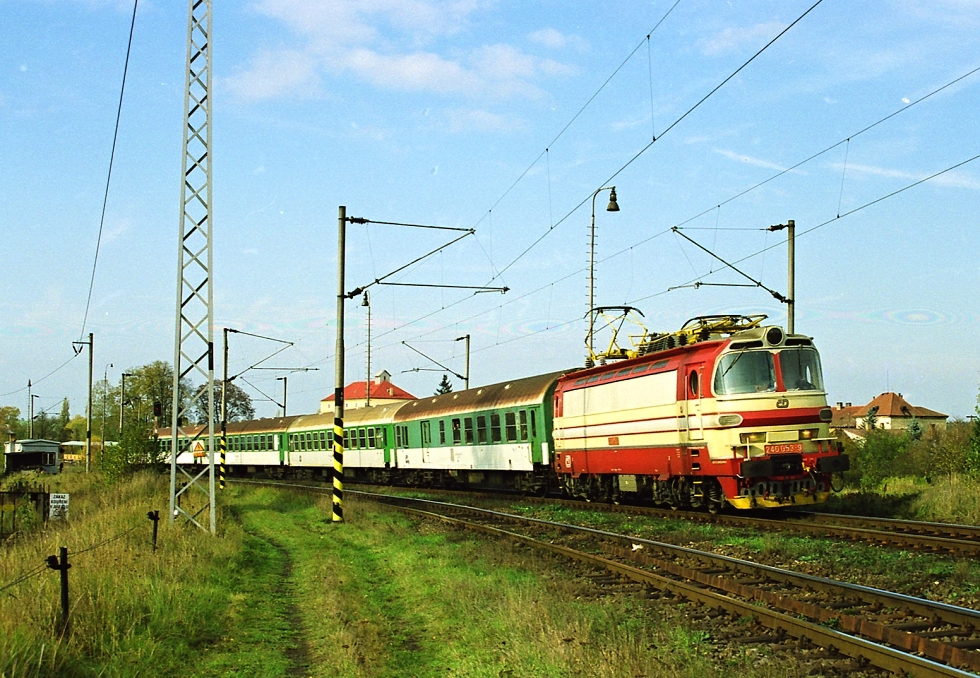 240 053-9