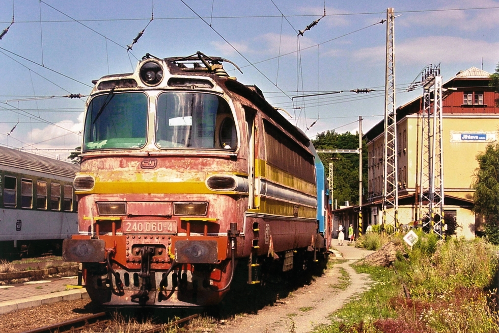 240 060-4
