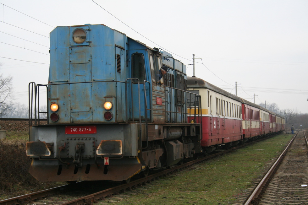 740 877-6