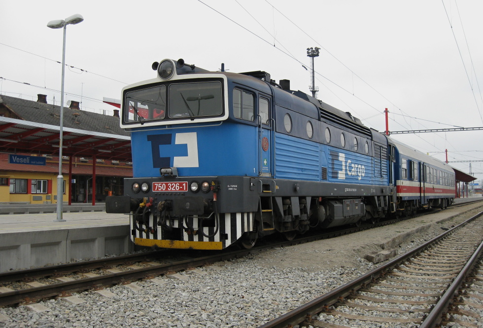 750 326-1