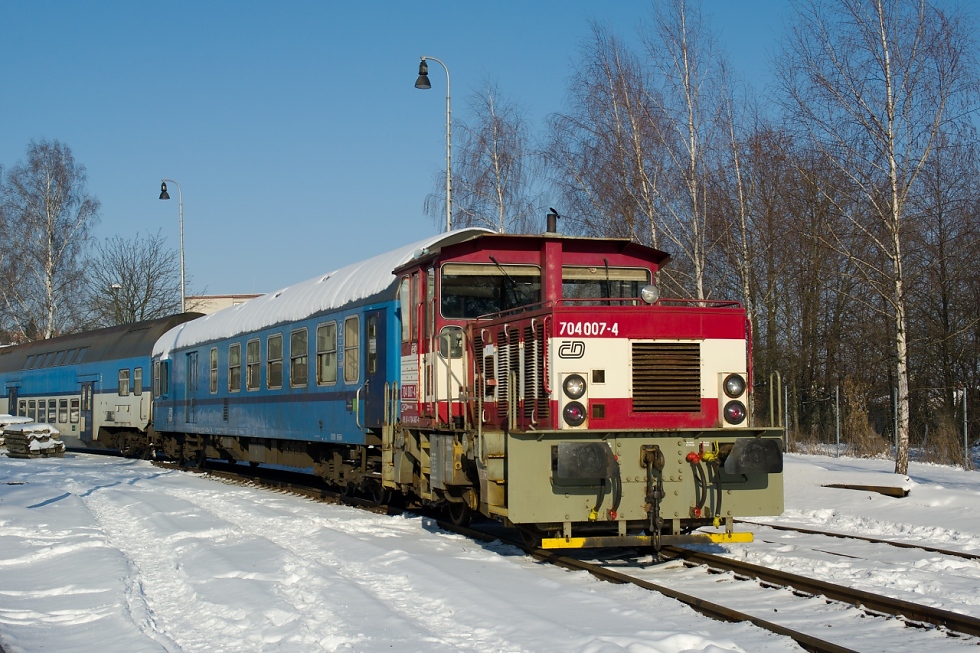 704 007-4