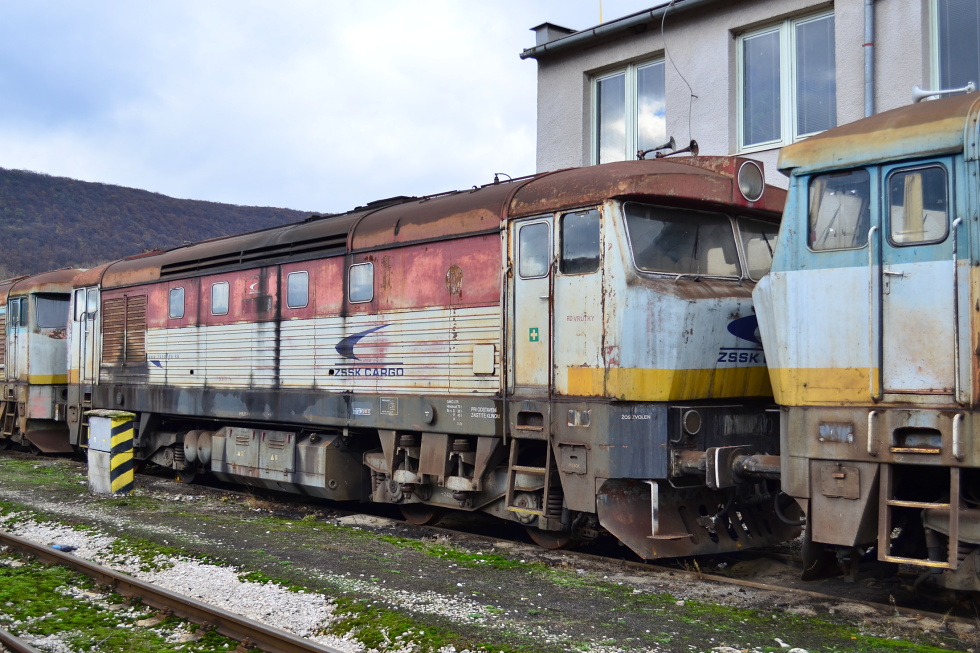 751 023-3