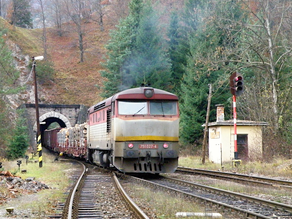 751 027-4